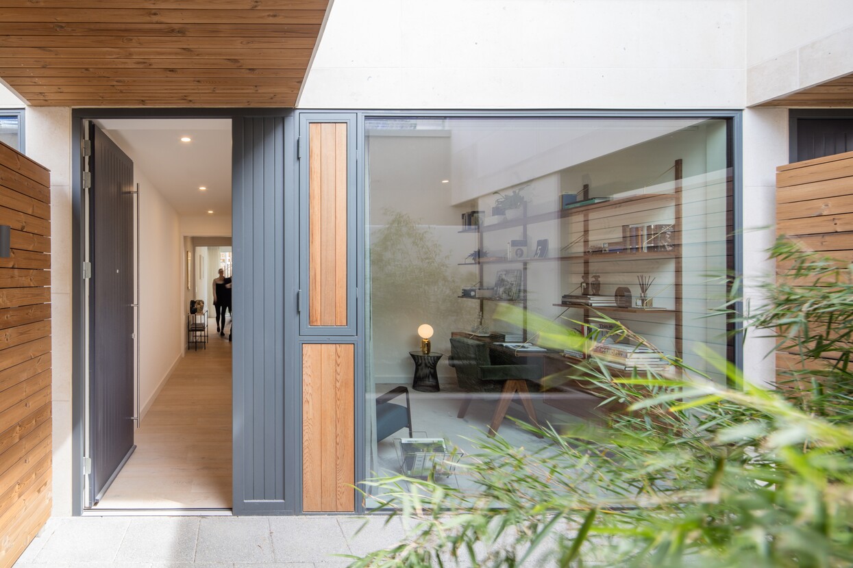 Gabriel Square, 2017